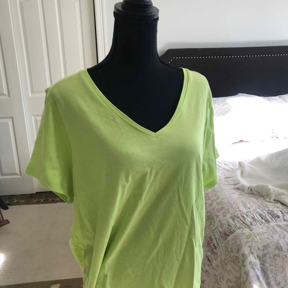 Hue Lime Green T-shirt NWT